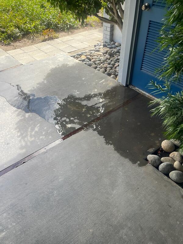 leaking-water-heater-to-be-fixed-oakland